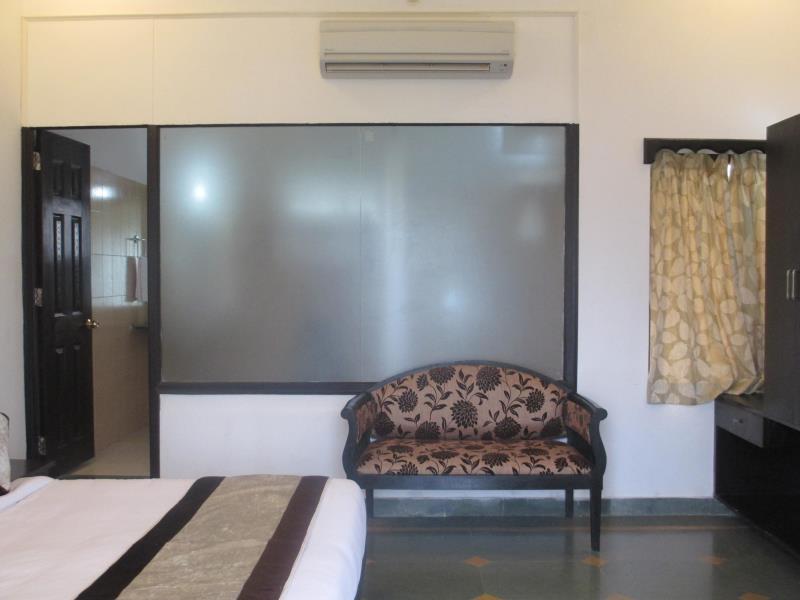 United 21 Lakecity Resort Dabok Bagian luar foto