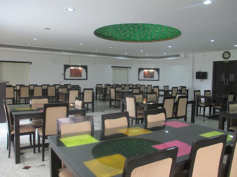 United 21 Lakecity Resort Dabok Bagian luar foto