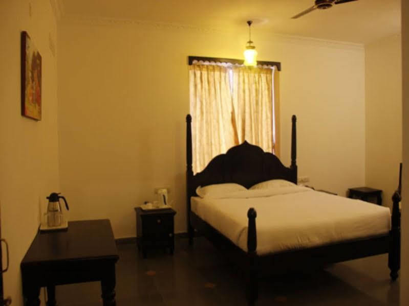 United 21 Lakecity Resort Dabok Bagian luar foto